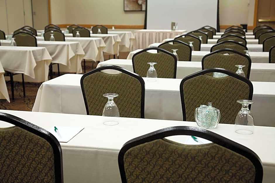 Country Inn & Suites by Radisson, Mankato Hotel and Conference Center, MN
