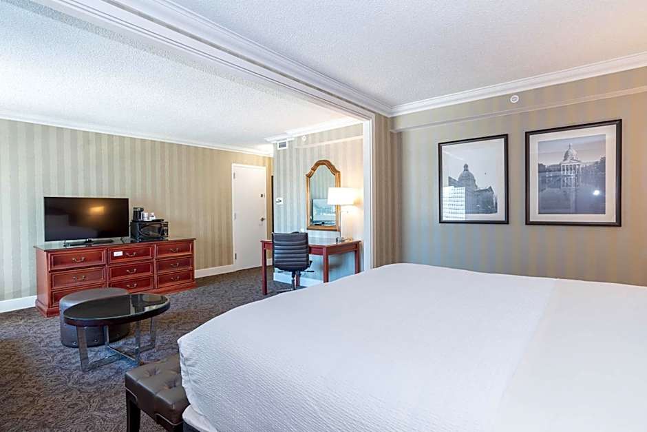 Sandman Signature Edmonton Downtown Hotel