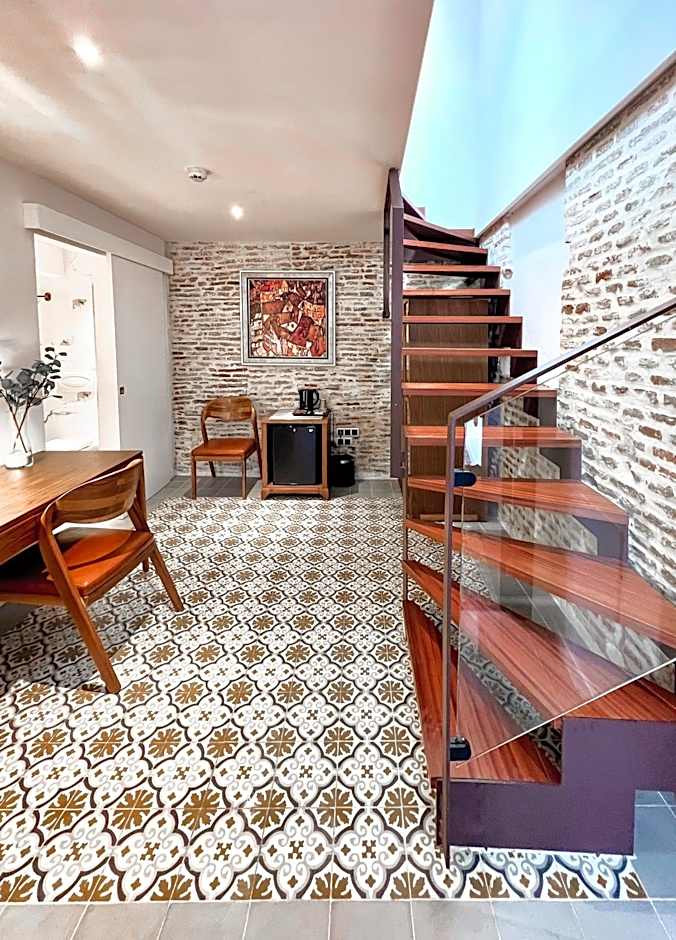 Anahita Boutique Hotel