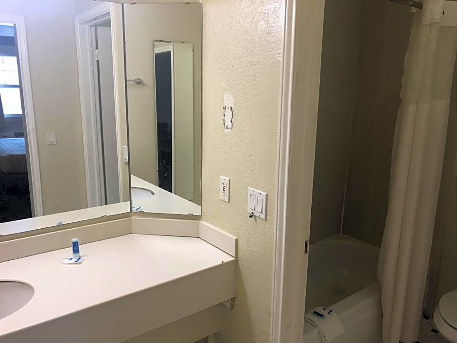 Americas Best Value Inn Denver