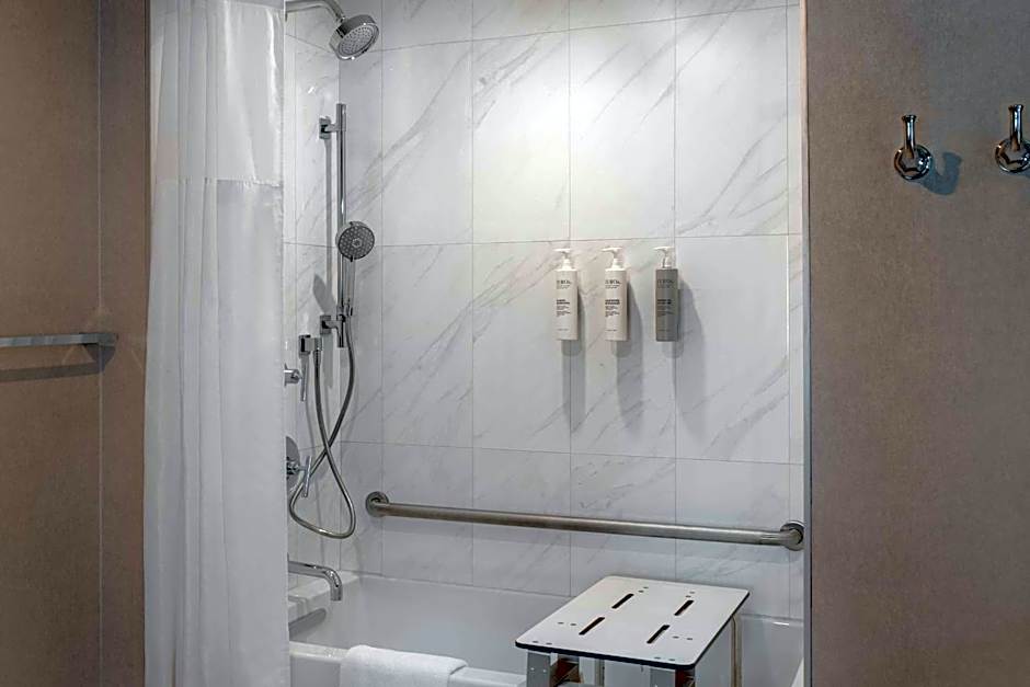 Hampton Inn By Hilton Winnipeg Downtown