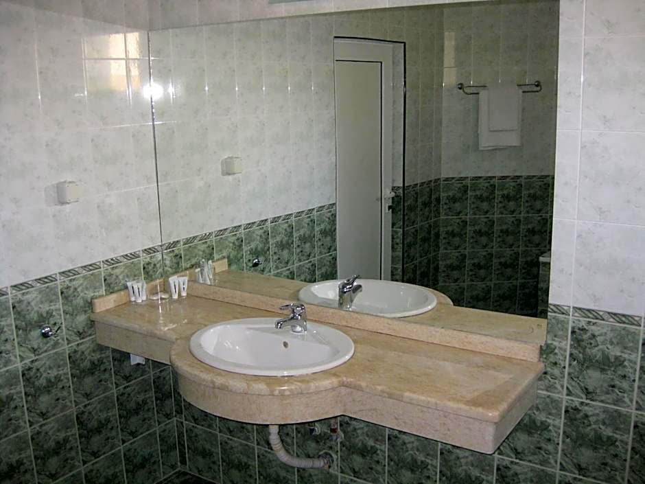 Hotel Oasis - Beach Access