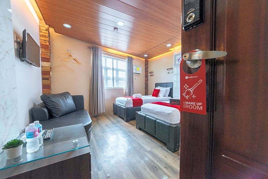 RedDoorz@Lawaan Roxas City