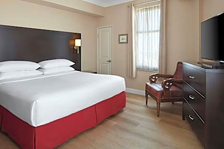 Heritage, Suite, 1 King, Sofa Bed