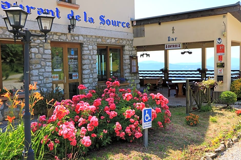 LA SOURCE Jacquet depuis 1954 Hôtel et Studio