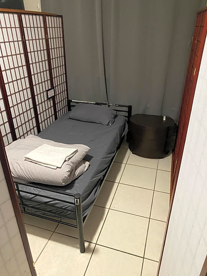 Private Cubicle - Single Bed - Mixed Shared Dorm - MIAMI AIRPORT