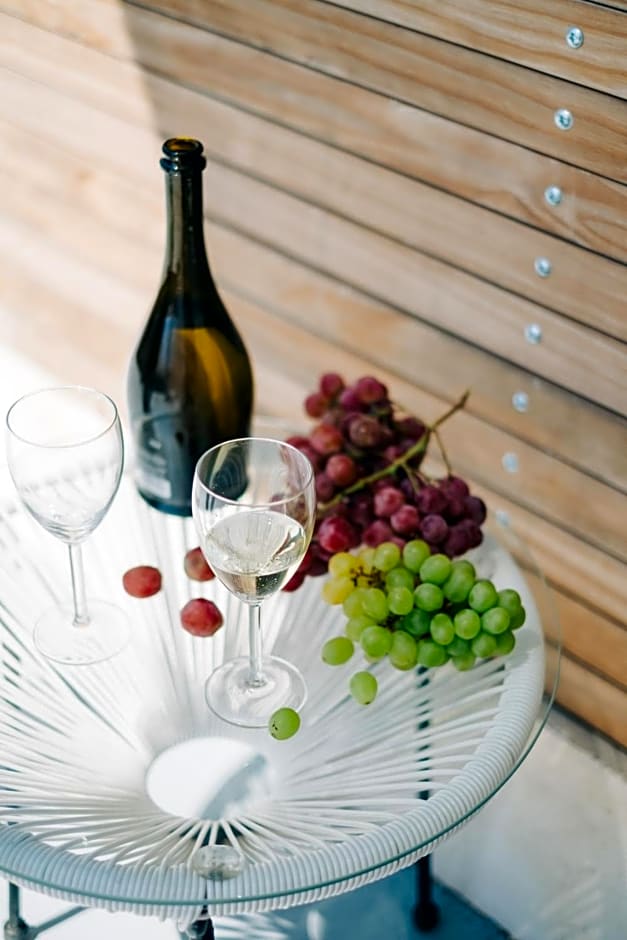 Mesanto Luxury Suites