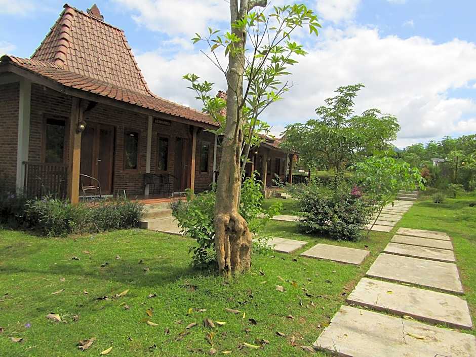 Balkondes Bumiharjo Kampung Dolanan