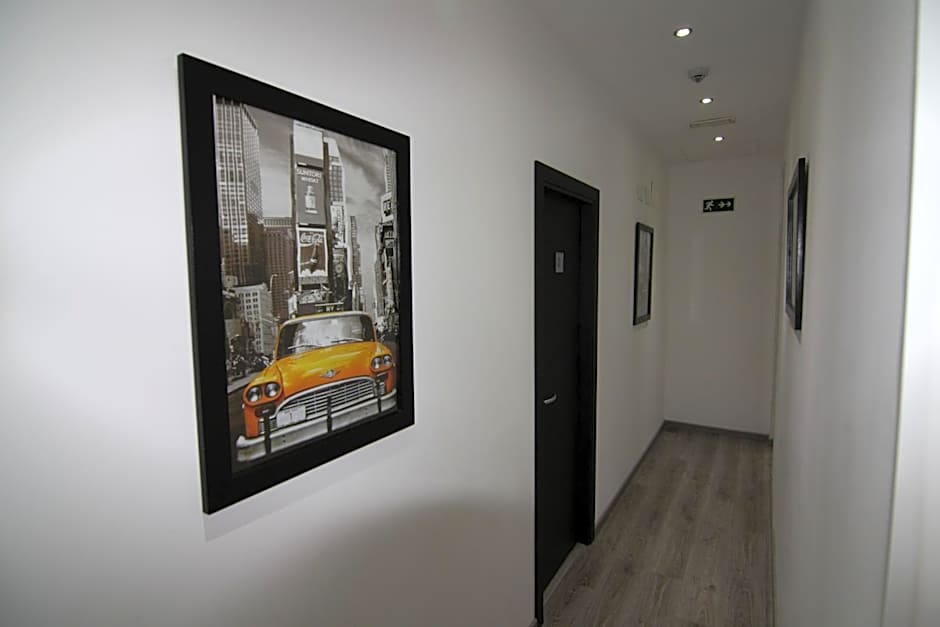 Hostal MH Fuencarral