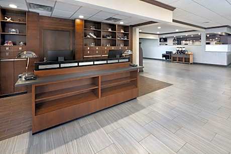 DoubleTree by Hilton Manhattan, KS
