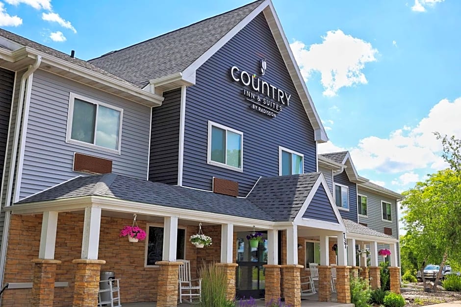 Country Inn & Suites by Radisson, Sparta, WI