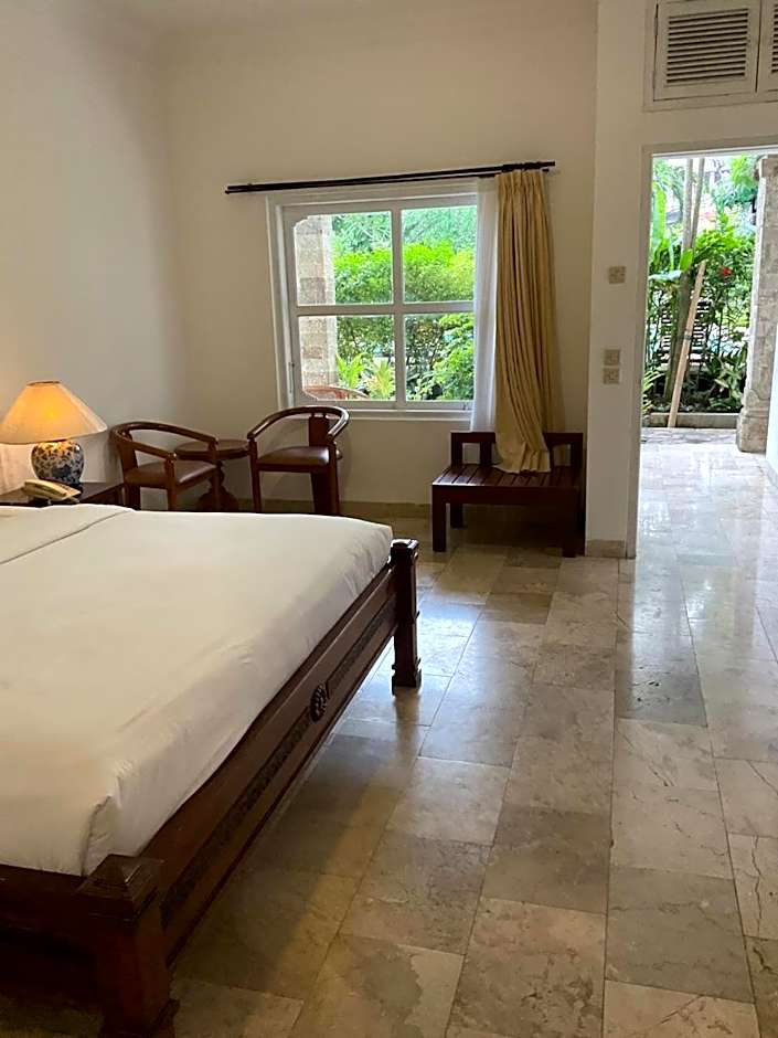 Sari Bunga Hotel - Legian, walking distance to Legian Beach