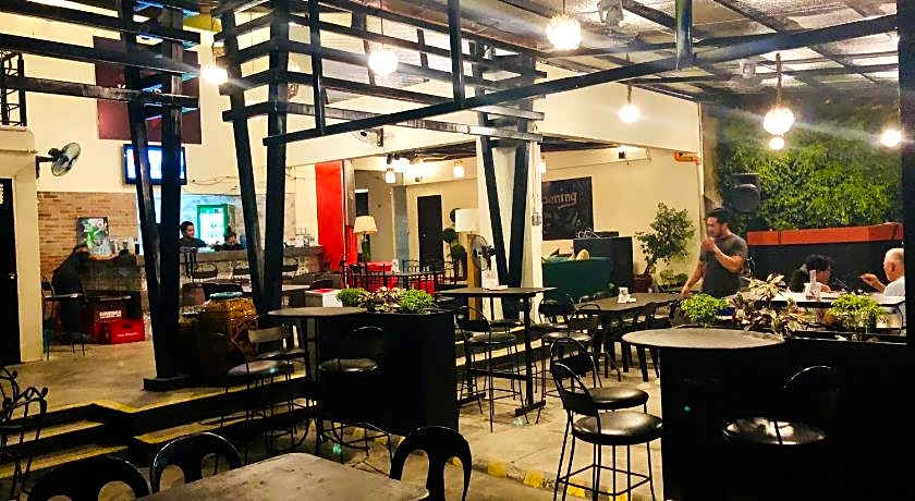 Hometown Hotel Bacolod