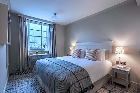 Georgian Cozy Single