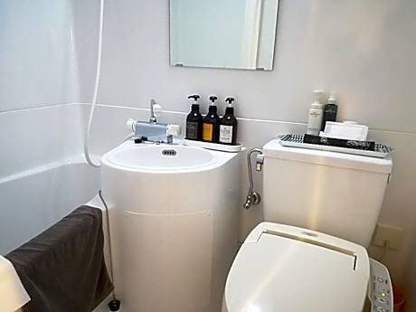 Economy Single Room - Smoking