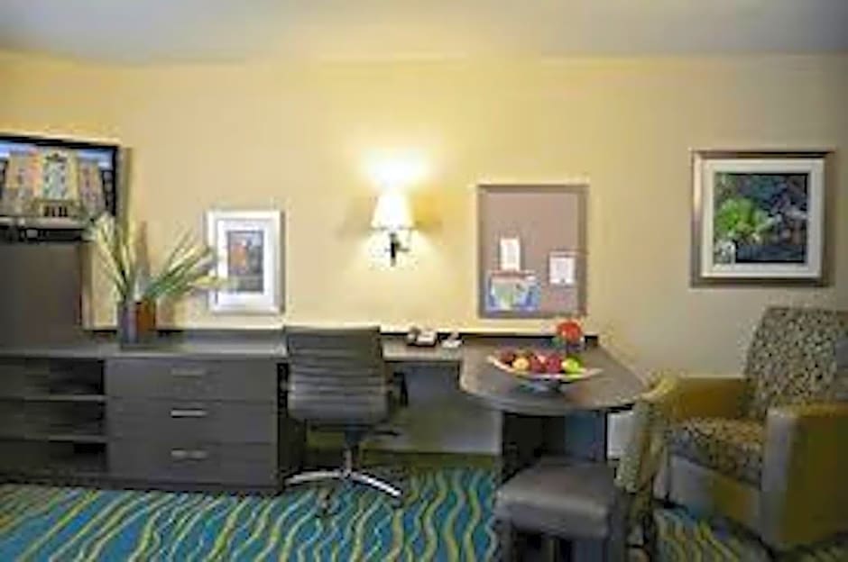 Candlewood Suites Denver Northeast - Brighton