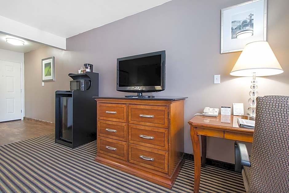 Ramada Bayside Inn & Suites Eureka