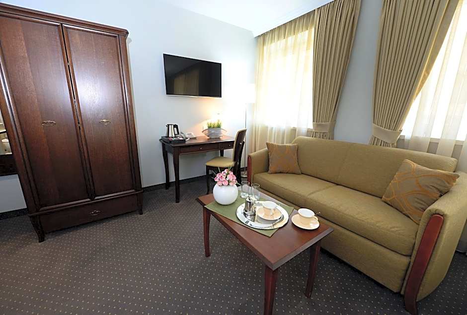 Alexandar Square Boutique Hotel