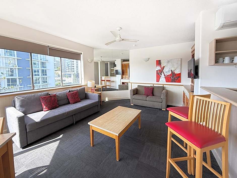 Tiki Hotel Apartments Surfers Paradise