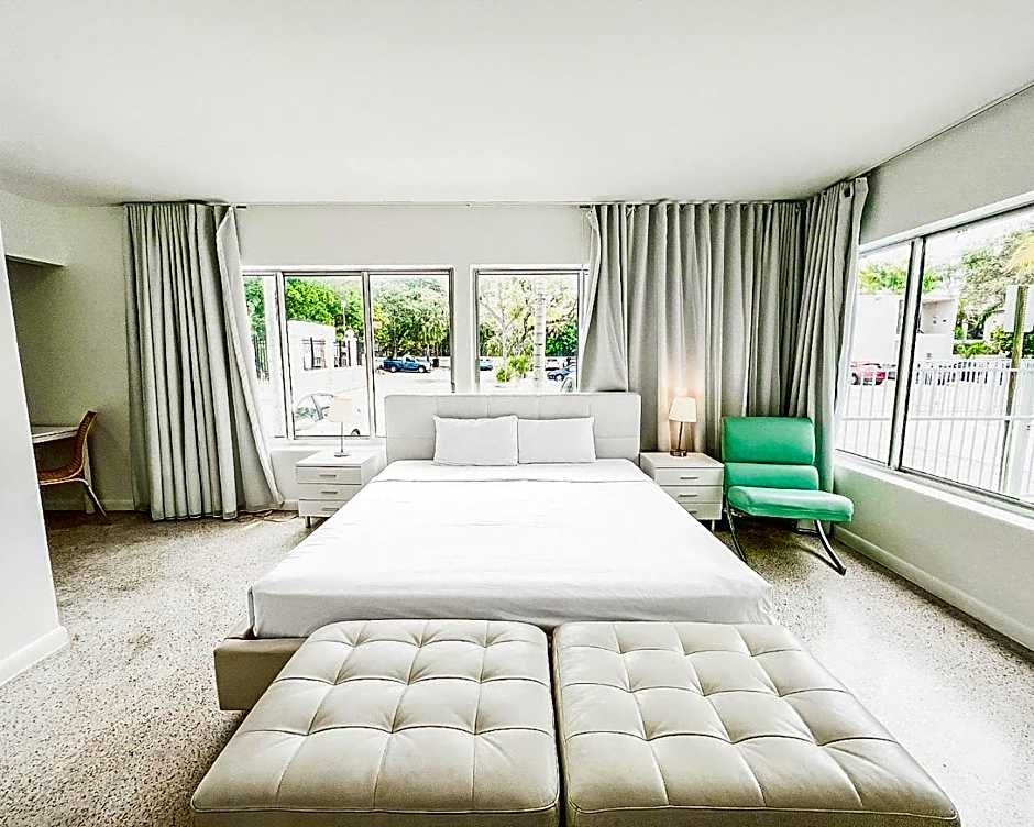 Photo 1 of 4 of Deluxe 1 King Bed, Accessible