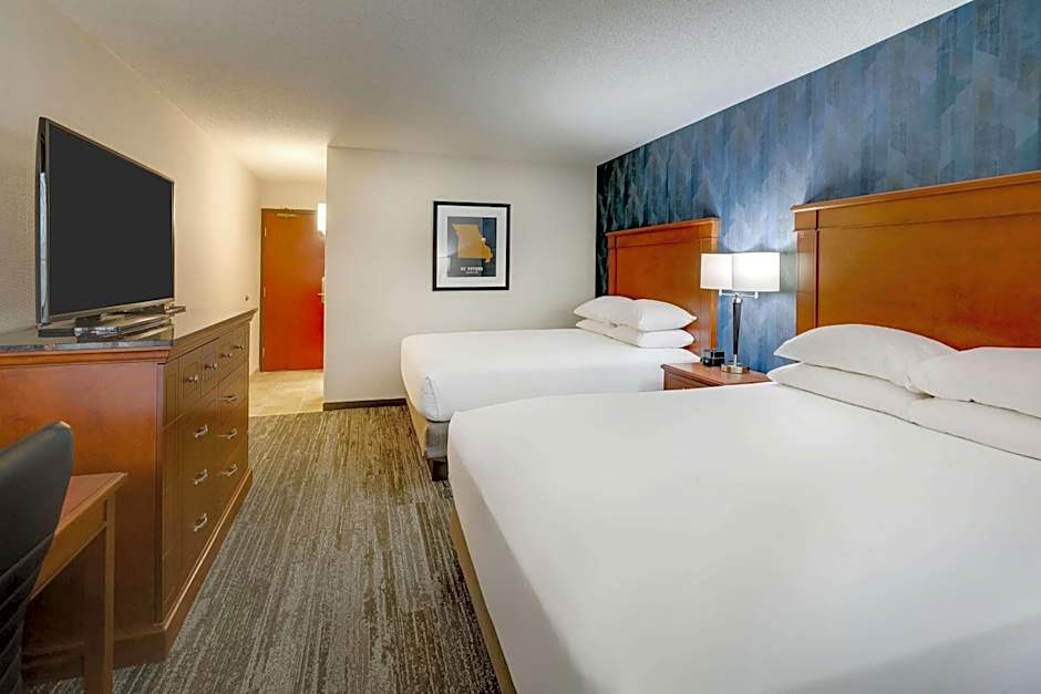 Drury Inn & Suites St. Louis St. Peters