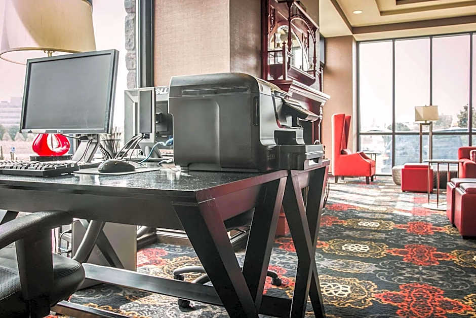 Shoreline Inn & Conference Center, Ascend Hotel Collection