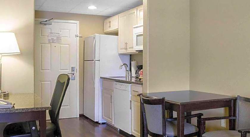 MainStay Suites Bismarck