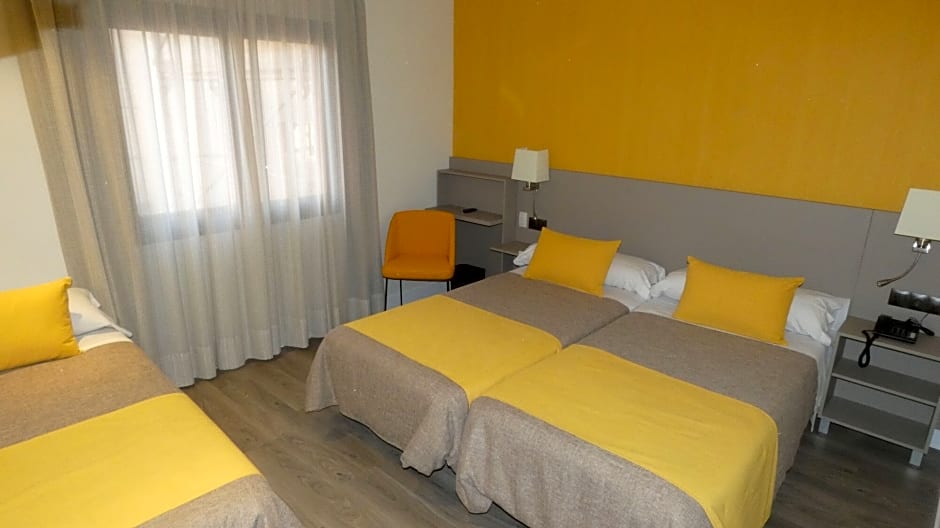 Hotel Zeus, Malaga, Spain. Rates from EUR40.