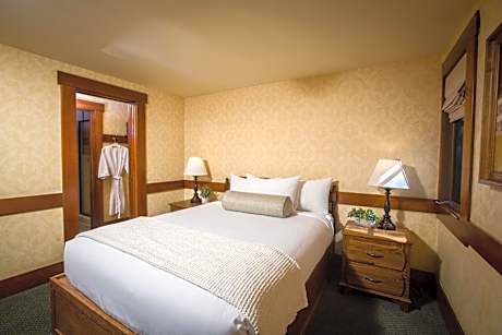 Deluxe Chalet – 2 Bedroom, 2 Bathroom