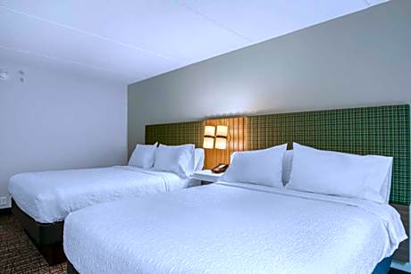 2 Queen Beds Nonsmoking