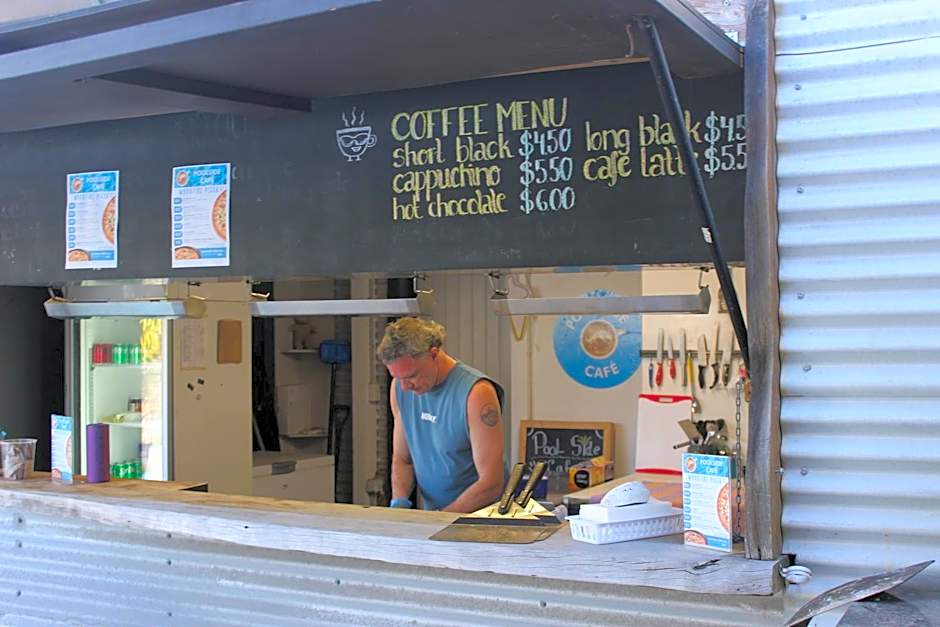 Dusky Lodge & Backpackers