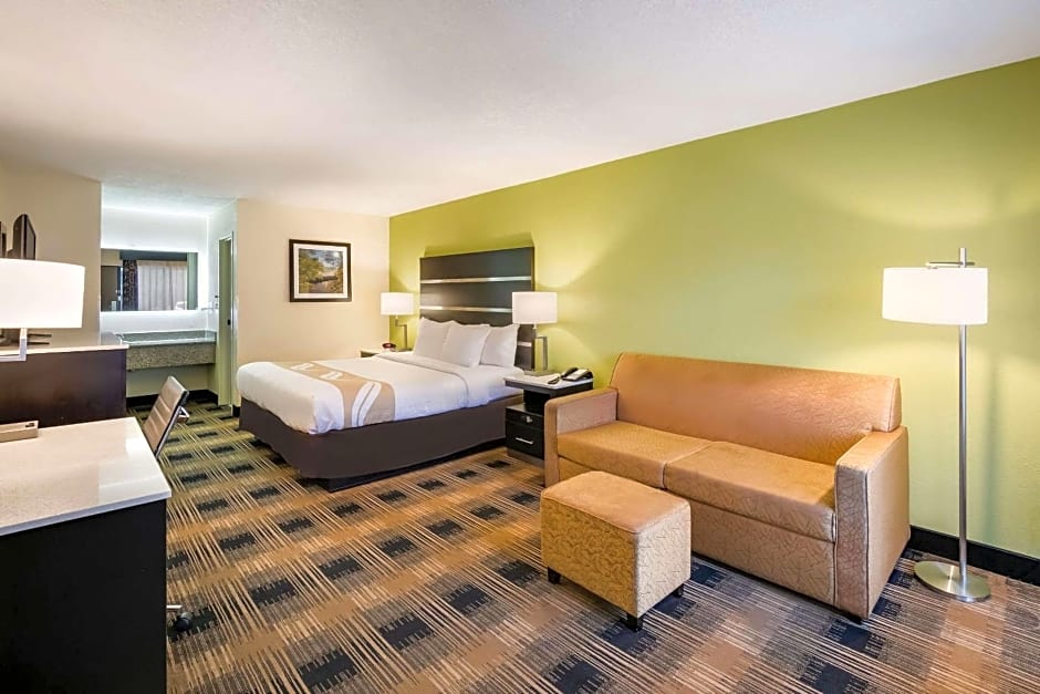 Quality Inn & Suites Mount Chalet