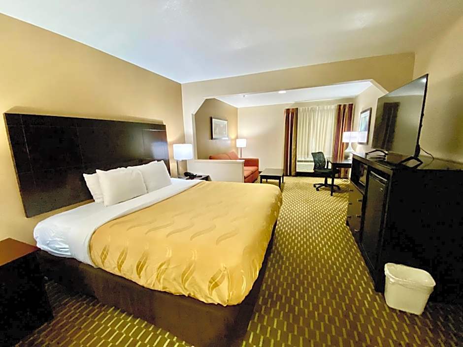 Quality Inn & Suites Pine Bluff