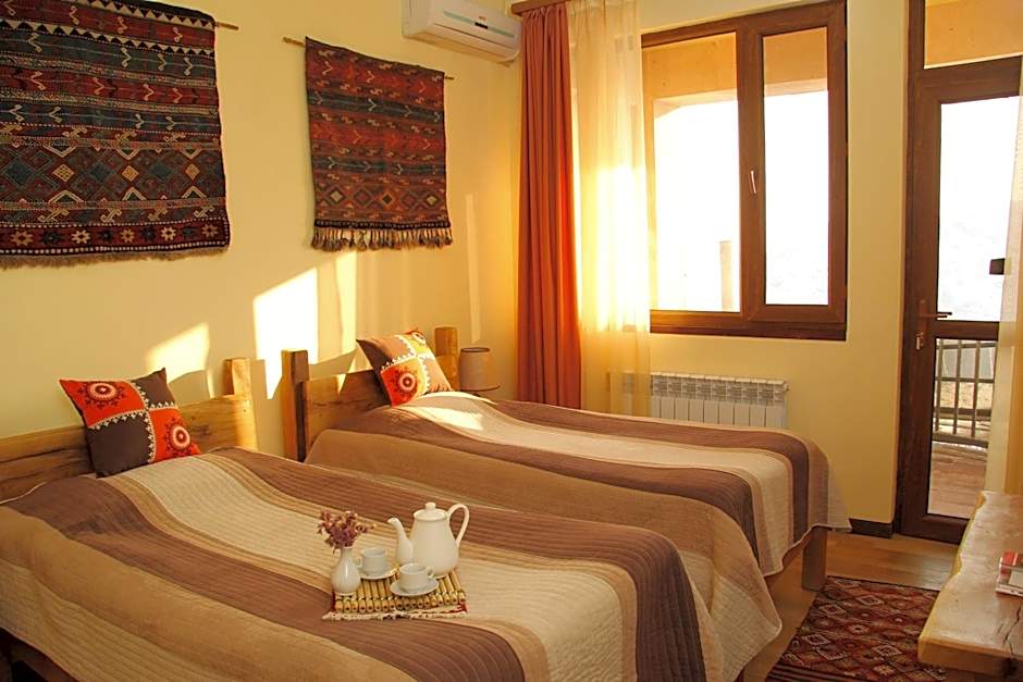 Silk Road Hotel