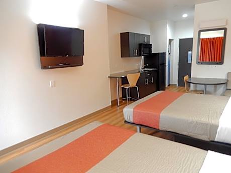 Quadruple Room - Disability Access - Roll in Shower