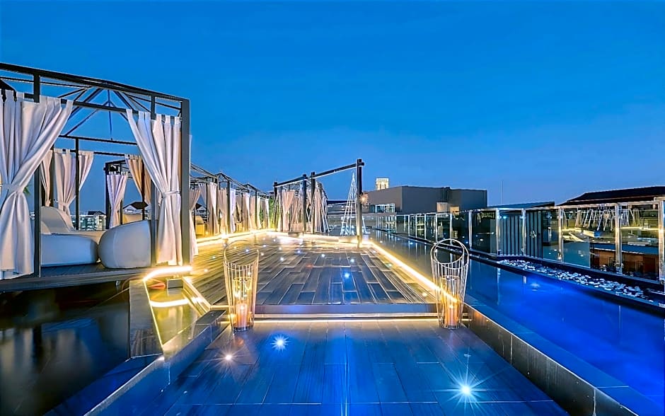 Acqua Hotel (SHA Plus)