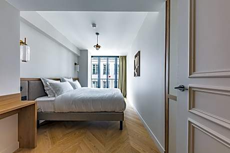 Apartment with City View