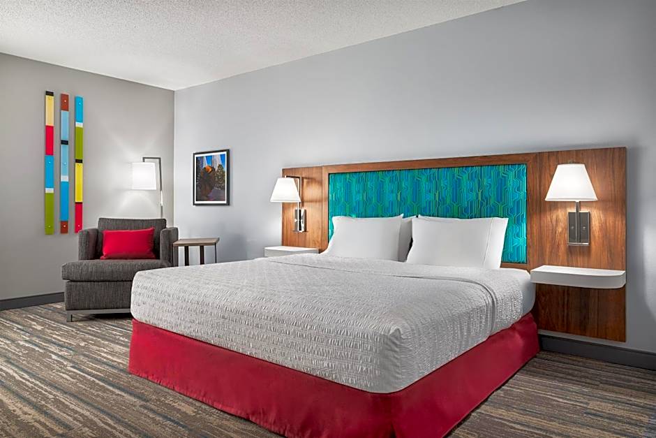 Hampton Inn & Suites Charlotte-Arrowood Rd.