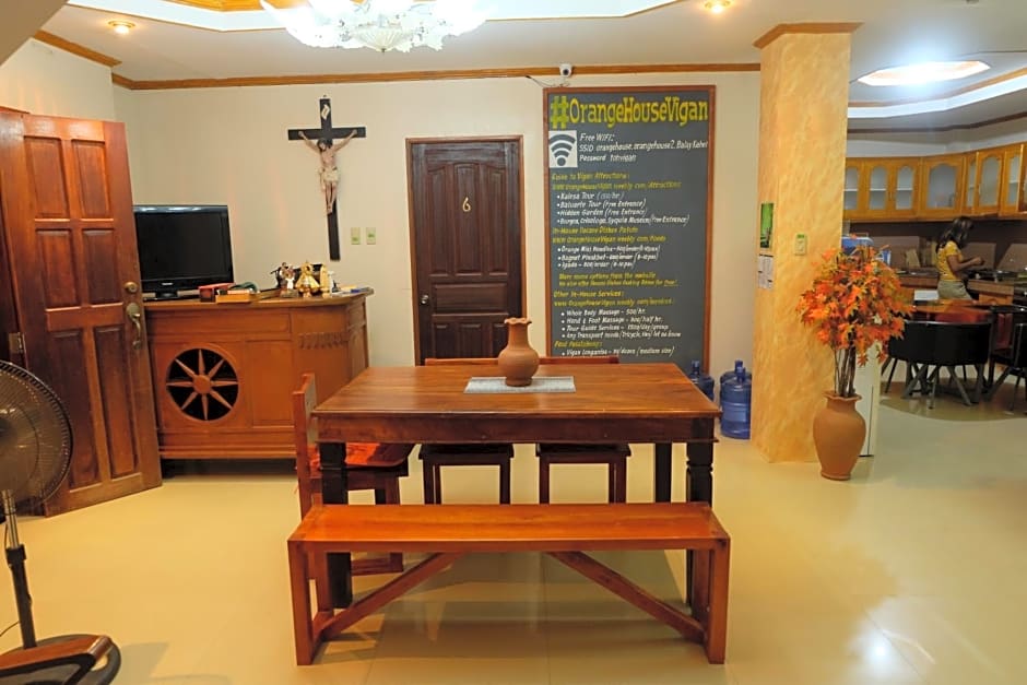 The Orange House - Vigan Villa