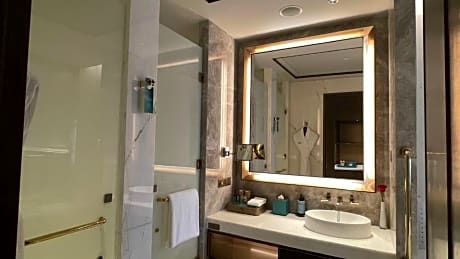 Luxury Room, One King-Size Bed