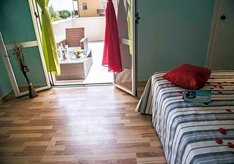 Quadruple Room with Terrace
