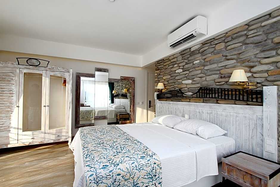 Dedeminn Marina Hotel