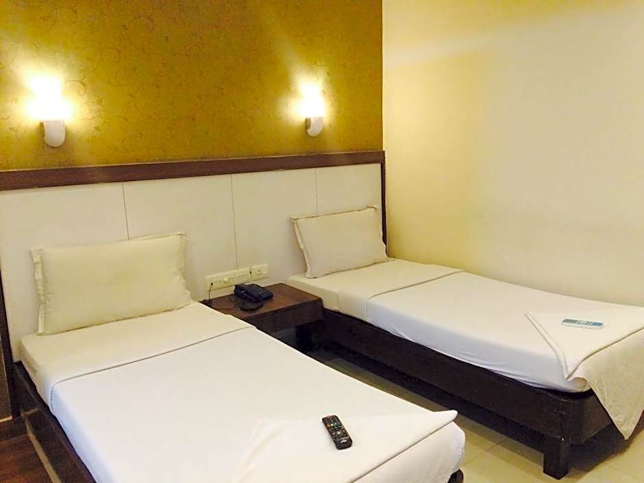 Emerald Manor – Chennai, IL
