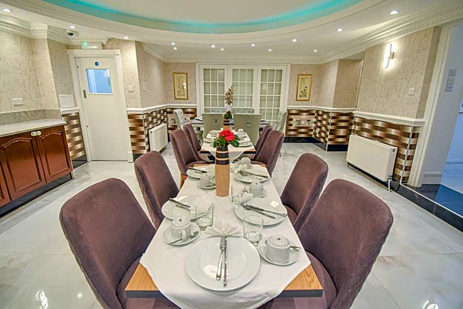 PEMBRIDGE PALACE HOTEL