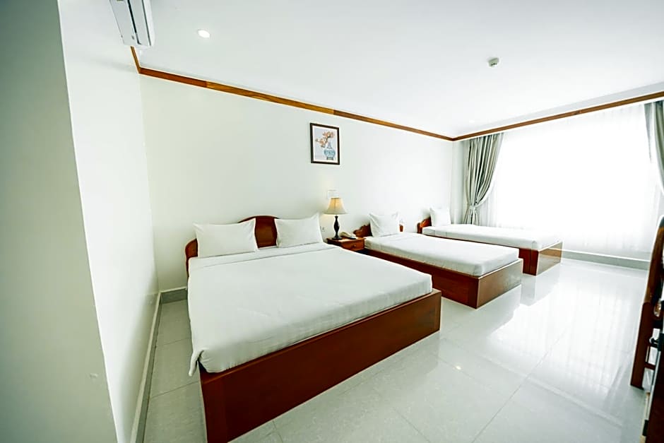 Pursat Riverside Hotel & Spa