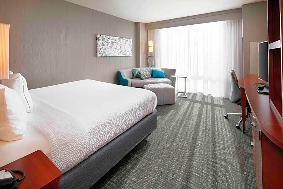 Courtyard by Marriott Indianapolis Downtown