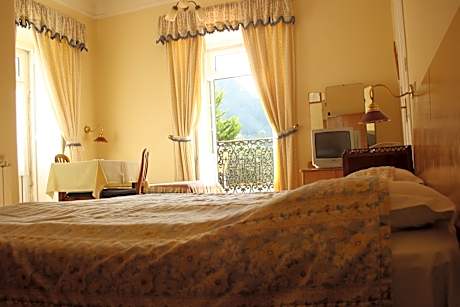 Triple Room with Garden View