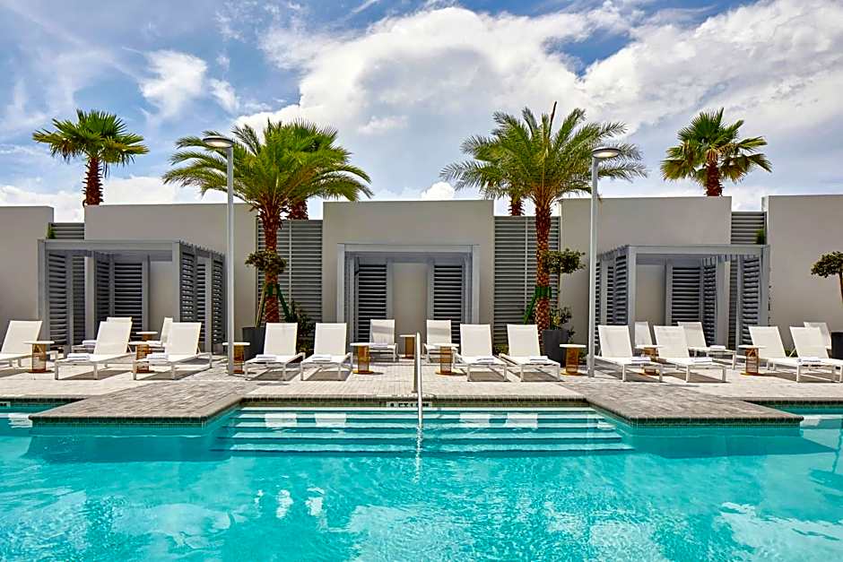 The Daytona, Autograph Collection