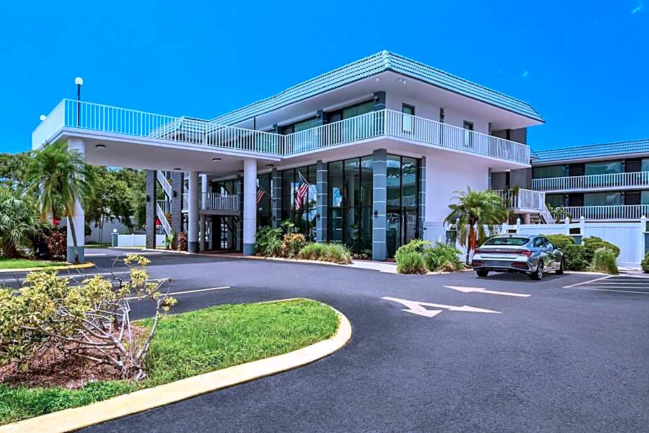 Quality Inn & Suites At Tropicana Field