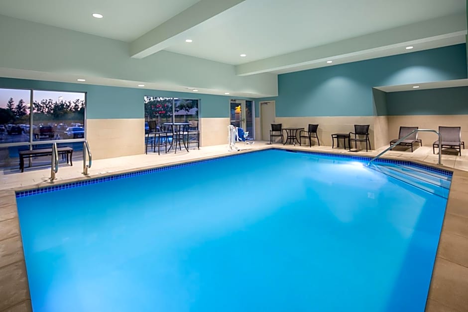 Holiday Inn Express And Suites Chico By IHG